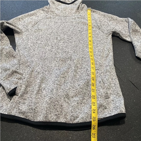 Tek Gear On-the-go-gear Women’s Size Medium Gray Heathered Fleece Sweater - Picture 8 of 11